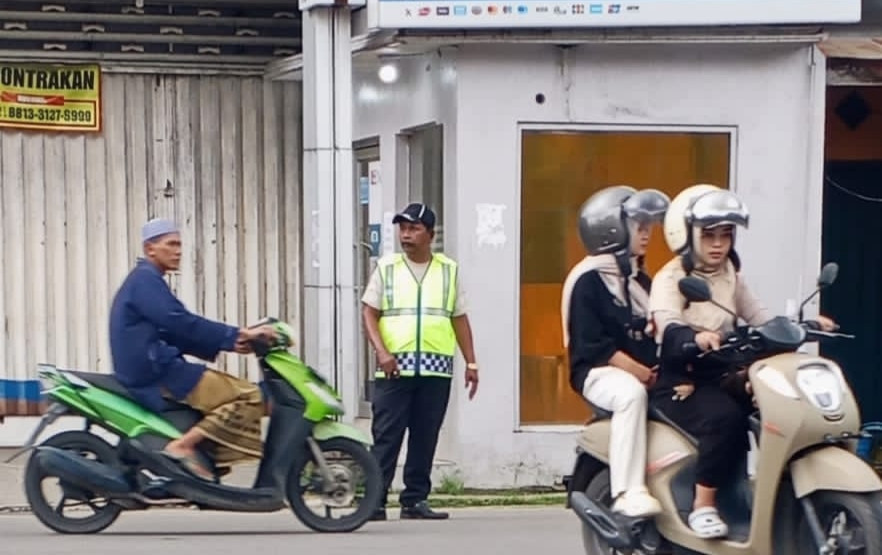 Sosok Kacong, Relawan Lalu Lintas yang Menginspirasi di Muara Teweh